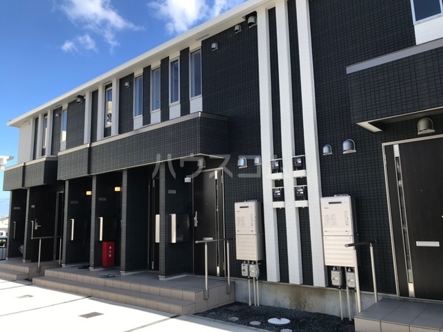 23/24 エントランス