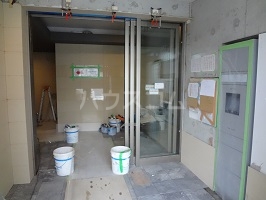 25/30 エントランス