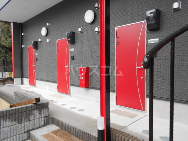 18/26 エントランス