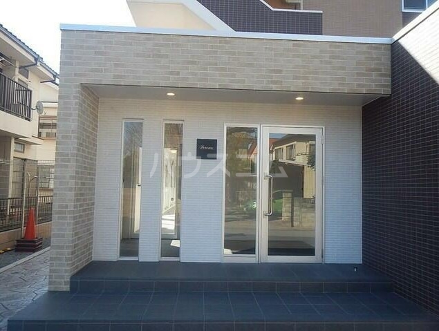 14/18 エントランス