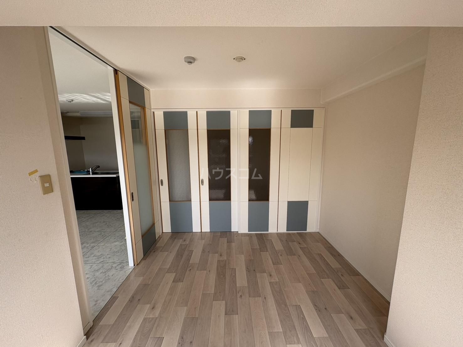 22/30 エントランス