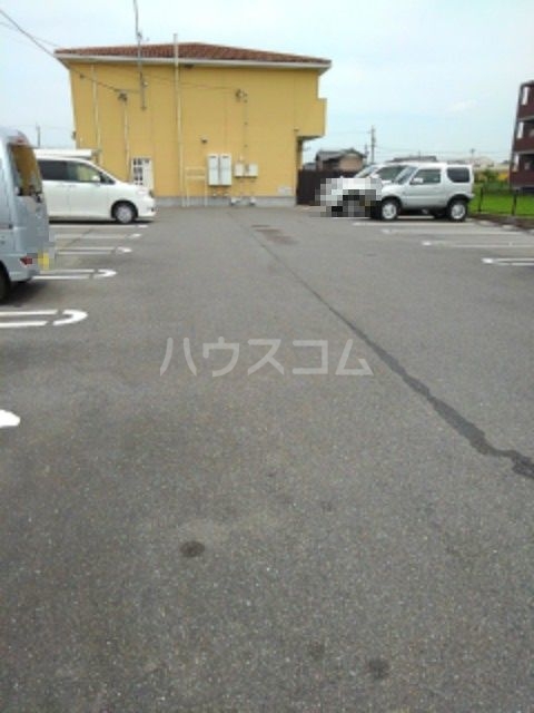 14/21 駐車場