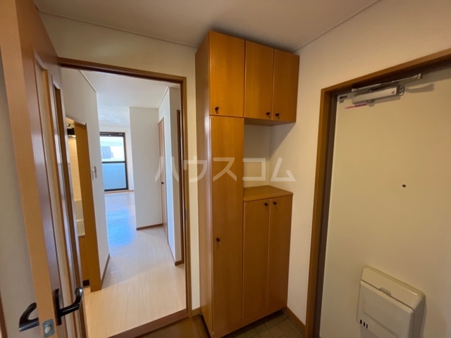 23/30 エントランス