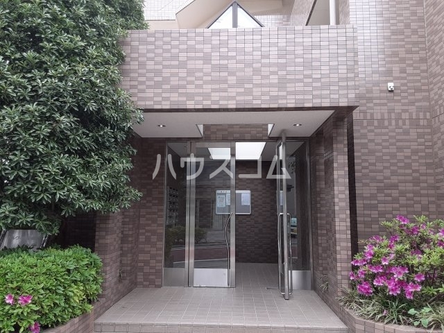 24/30 エントランス