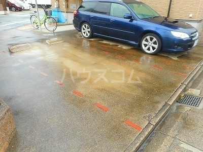 17/25 駐車場