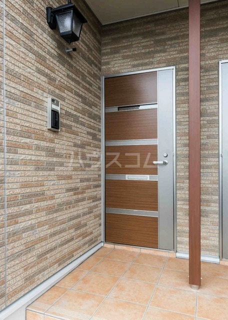 14/19 エントランス