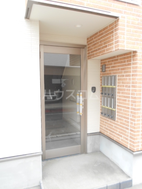 21/30 エントランス