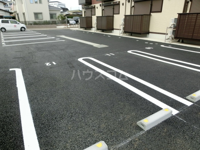 19/28 駐車場