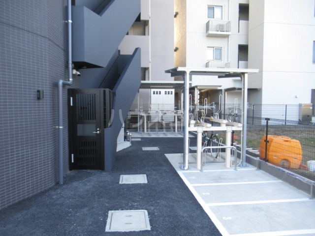 22/30 エントランス