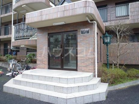 19/23 エントランス