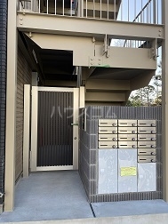 21/30 エントランス