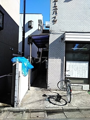 2/3 エントランス