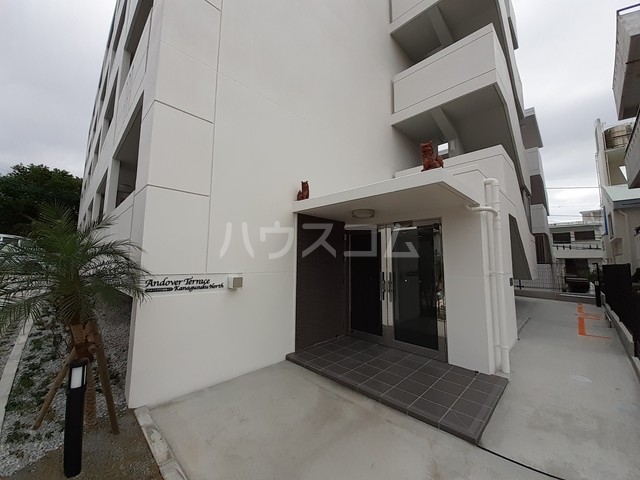 2/5 エントランス