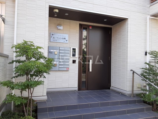 21/29 エントランス