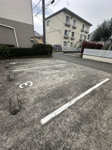 26/27 駐車場