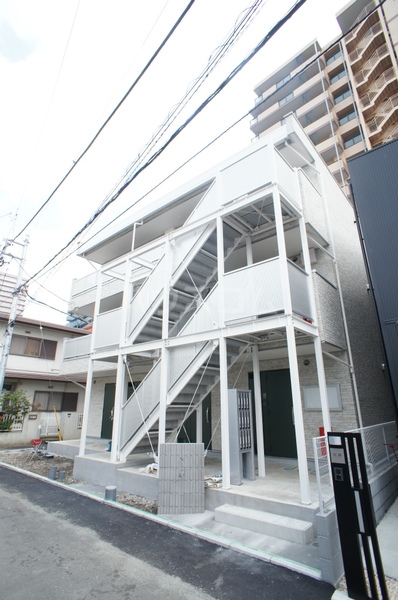 17/19 エントランス