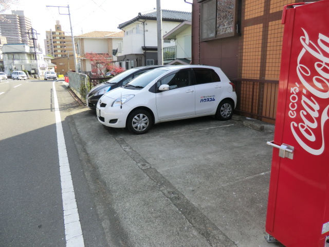 28/30 駐車場