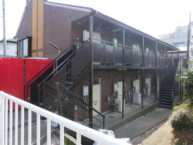 27/30 エントランス