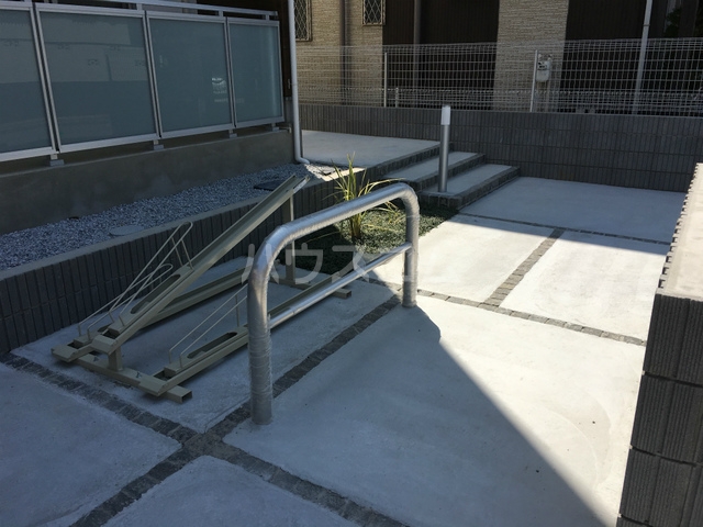 22/27 駐車場