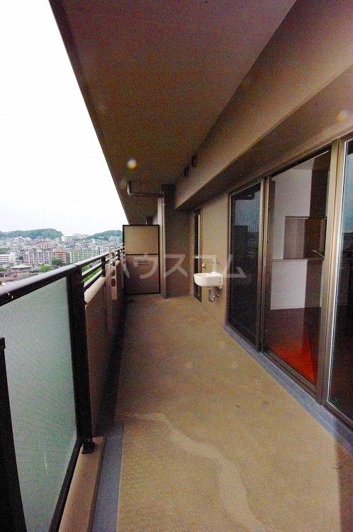 16/27 バルコニー