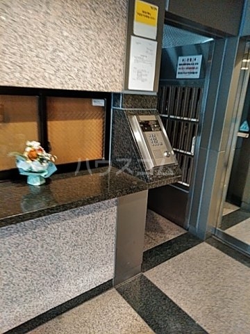 17/25 エントランス