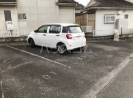 22/30 駐車場