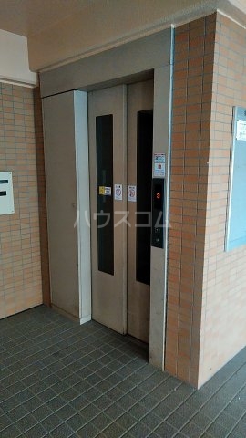 24/29 エントランス