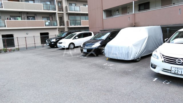 26/30 駐車場