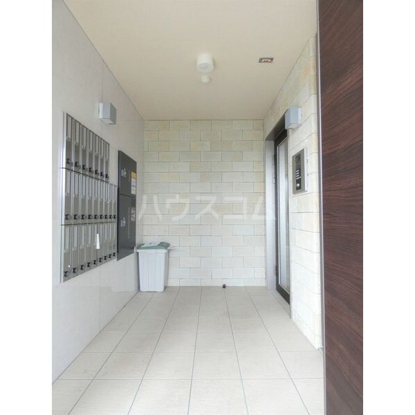 18/29 エントランス