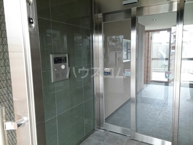 13/17 エントランス