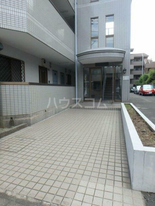 22/30 エントランス