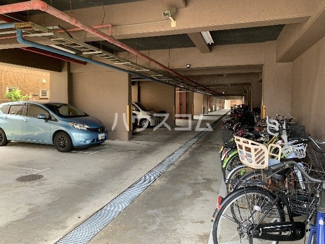 28/30 駐車場