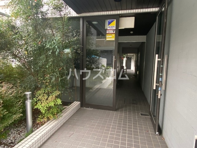 19/26 エントランス