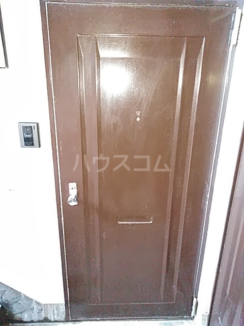 28/30 エントランス