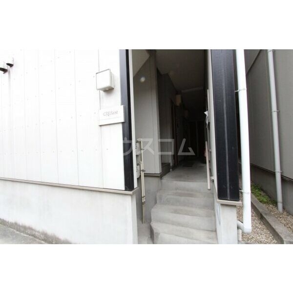 19/27 エントランス