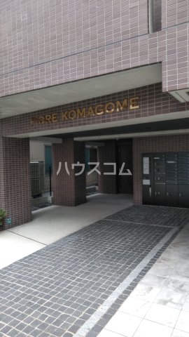 19/23 エントランス