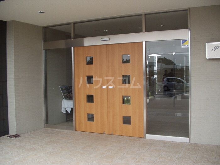 18/28 エントランス