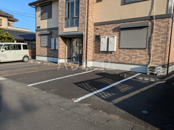 28/30 駐車場