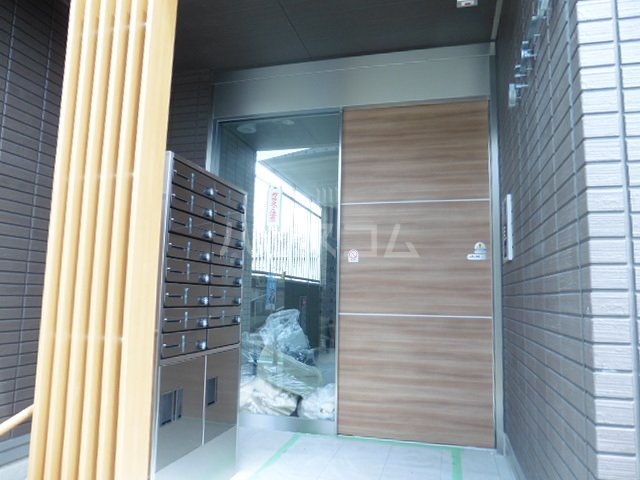 15/26 エントランス