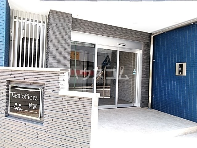 28/30 エントランス