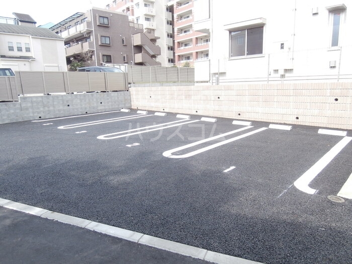 22/30 駐車場