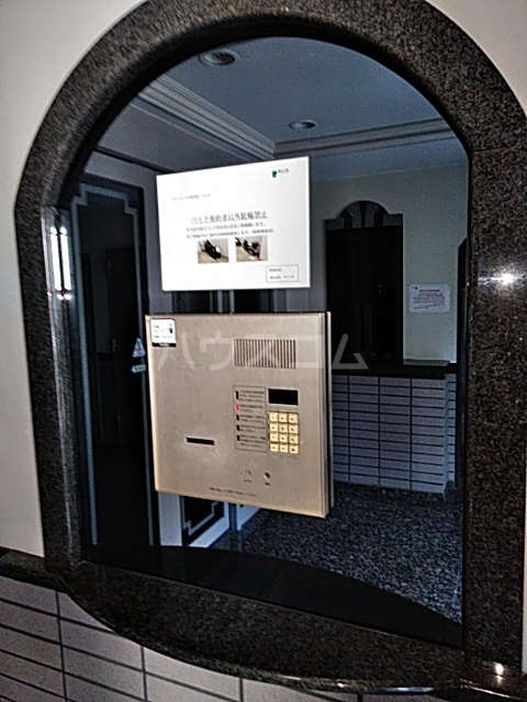 20/29 エントランス