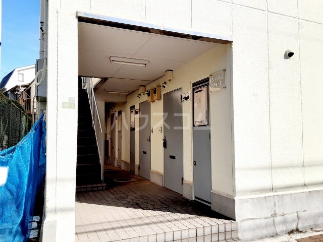 28/30 エントランス