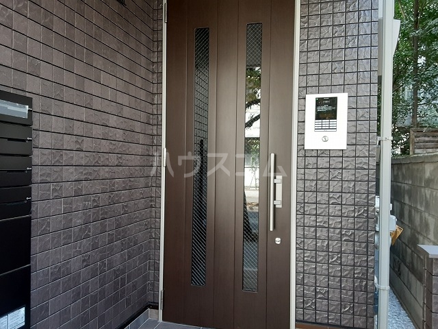 23/30 エントランス