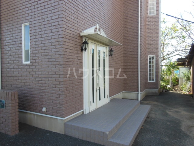 23/30 エントランス