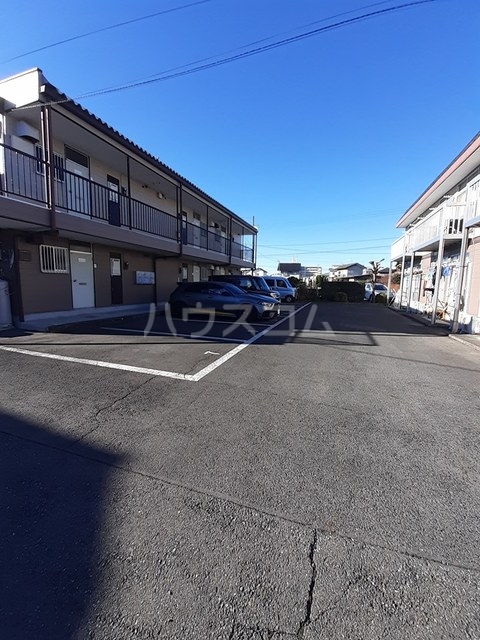 27/30 駐車場