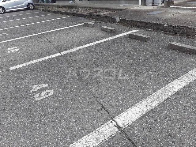 14/21 駐車場