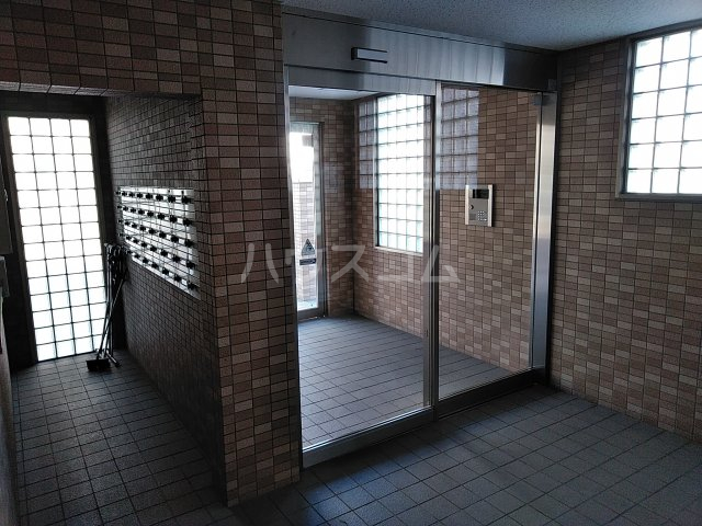 19/28 エントランス