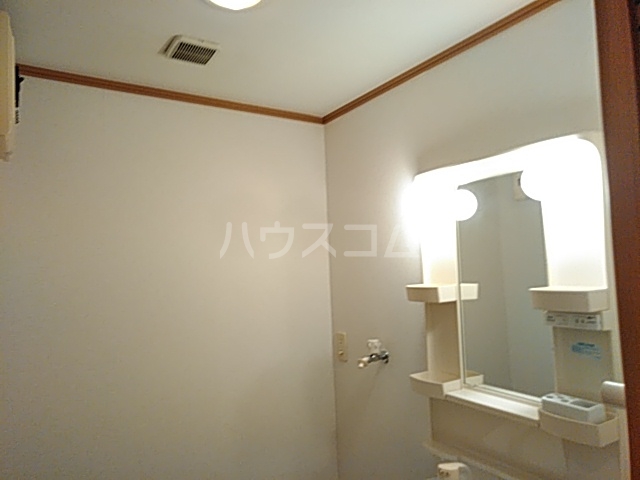 23/30 エントランス