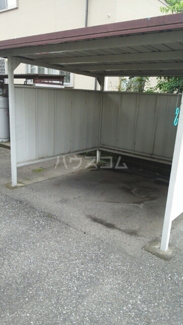 26/28 駐車場
